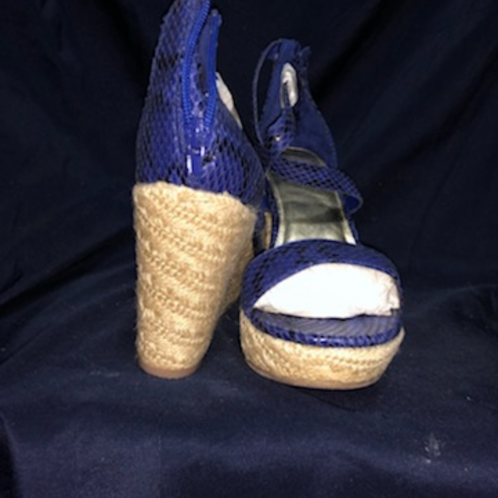 Sandals - Picture 2 of 4